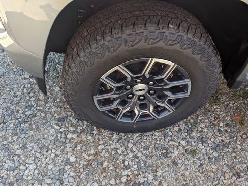 New 2026 Chevrolet Colorado Z71 w/ Technology Package image 11