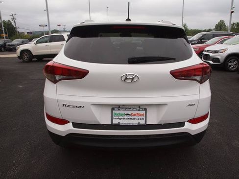 Used 2017 Hyundai Tucson SE w/ SE Popular Package 02 AWD/4WD image 2