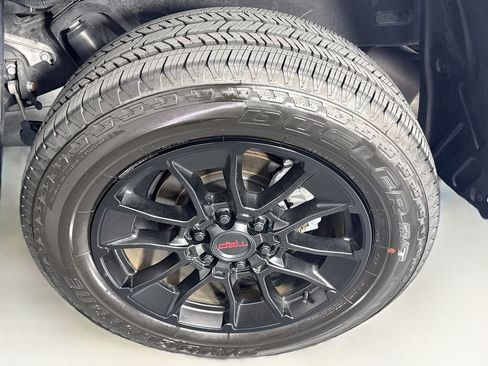 Used 2023 Toyota Tundra SR5 w/ SR5 Convenience Package AWD/4WD image 32