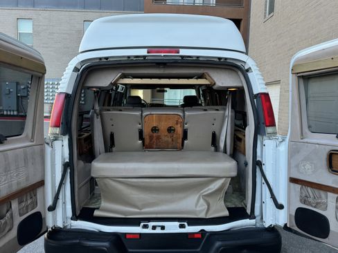 Used 1999 Chevrolet Express 1500 w/ Convenience Pkg image 43