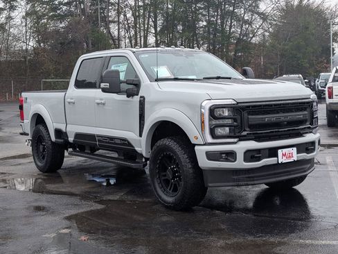 New 2026 Ford F250 Lariat w/ Black Appearance Package image 2