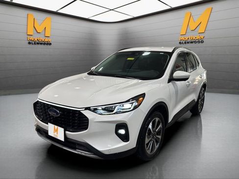 Used 2024 Ford Escape Platinum image 4