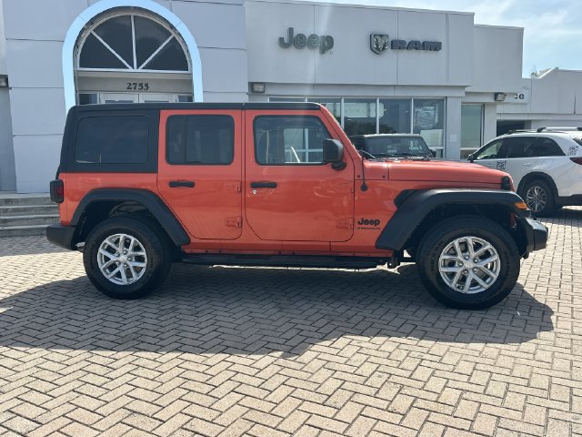 Used 2023 Jeep Wrangler Unlimited Sport AWD/4WD image 4