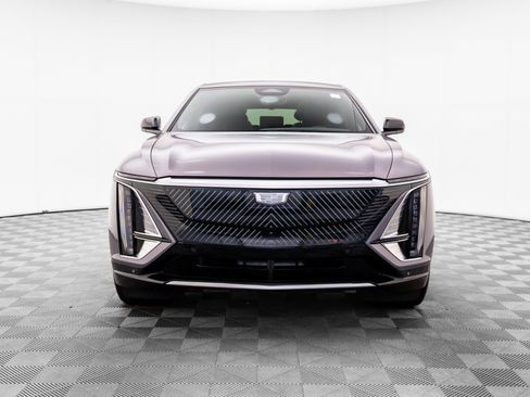 Certified 2025 Cadillac Lyriq Luxury w/ LPO, Floor Liner Package AWD/4WD image 10