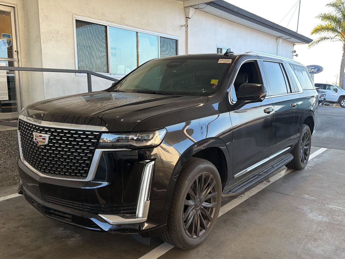 Used 2022 Cadillac Escalade ESV Premium Luxury RWD image 1