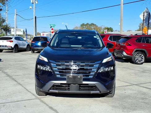 Used 2025 Nissan Rogue SL image 2