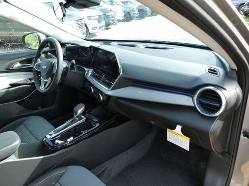 New 2026 Chevrolet Trax LT w/ LT Convenience Package FWD image 10