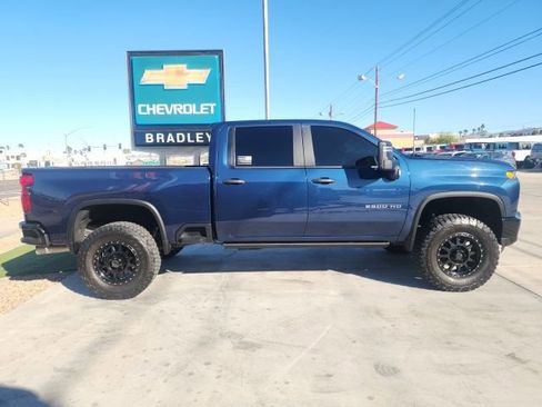 Used 2023 Chevrolet Silverado 2500 Custom w/ Custom Value Package image 3