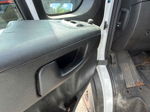 Used 2024 RAM ProMaster 2500 w/ Convenience Group FWD image 16