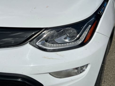 Used 2017 Chevrolet Bolt Premier w/ Driver Confidence II Package image 11