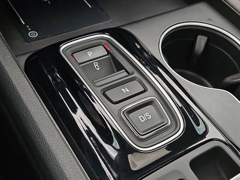 Used 2025 Honda Pilot Touring image 27