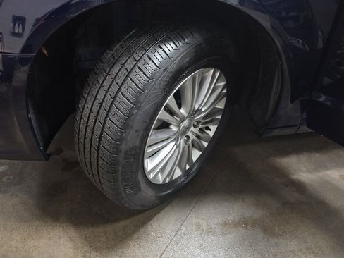 Used 2015 Chrysler Town & Country Touring-L w/ Driver Convenience Group image 34