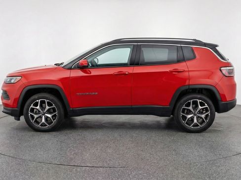 Used 2025 Jeep Compass Limited image 5