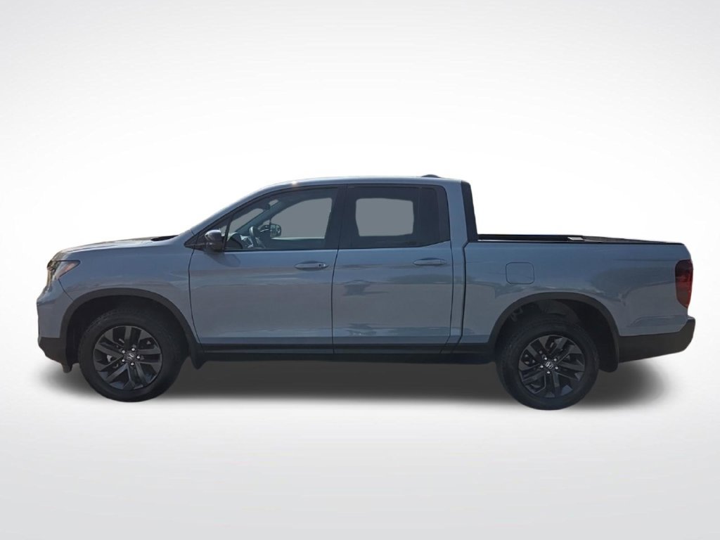 Used 2025 Honda Ridgeline Sport image 8
