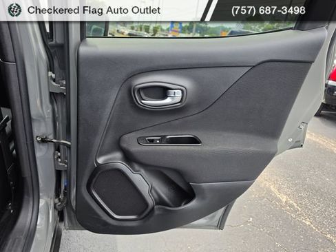 Used 2021 Jeep Renegade Latitude w/ Luxury Group I FWD image 45