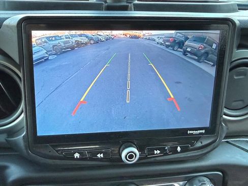 Used 2018 Jeep Wrangler Unlimited Sport S image 25