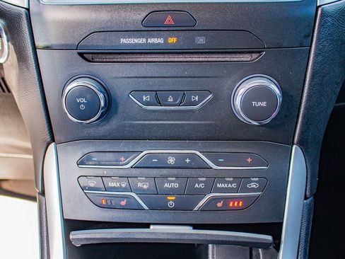 Used 2018 Ford Edge SEL w/ Equipment Group 201A AWD/4WD image 29