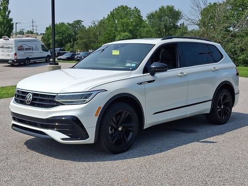 Used 2023 Volkswagen Tiguan SE R-Line AWD/4WD image 6