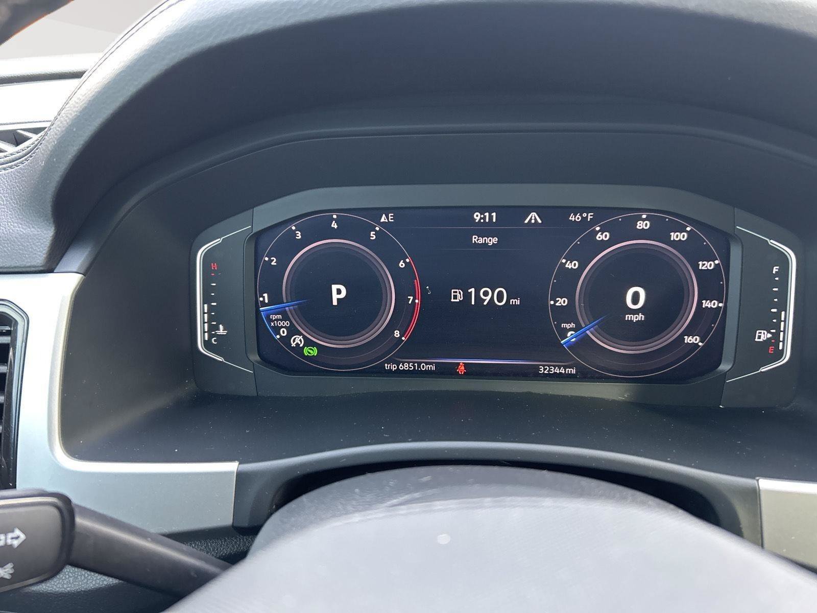 Certified 2023 Volkswagen Atlas Cross Sport SE w/ Panoramic Sunroof Package AWD/4WD image 17