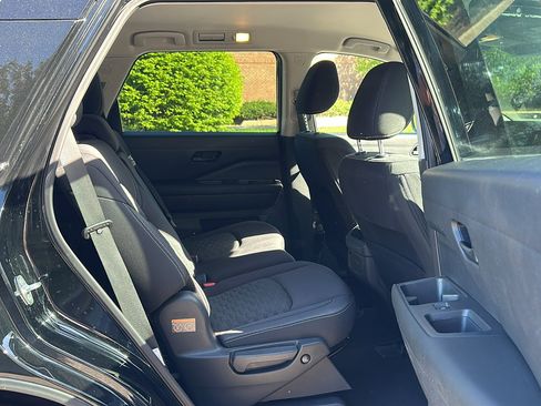 Certified 2023 Nissan Pathfinder S image 22