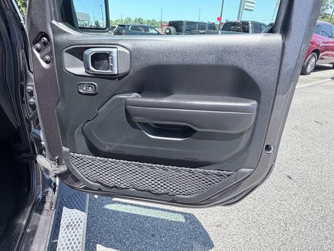 Used 2020 Jeep Wrangler Sport AWD/4WD image 27
