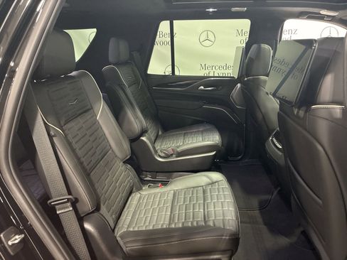 Used 2024 Cadillac Escalade V w/ LPO, ONYX Package image 6