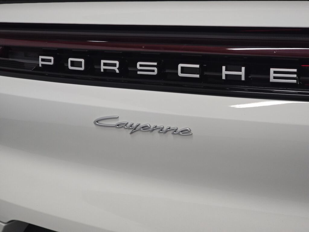 Certified 2026 Porsche Cayenne Coupe AWD/4WD image 34