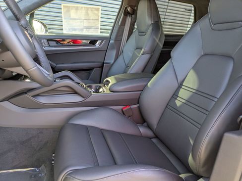 New 2026 Porsche Cayenne S image 5
