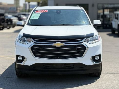 Used 2021 Chevrolet Traverse LT w/ LT Premium Package AWD/4WD image 2