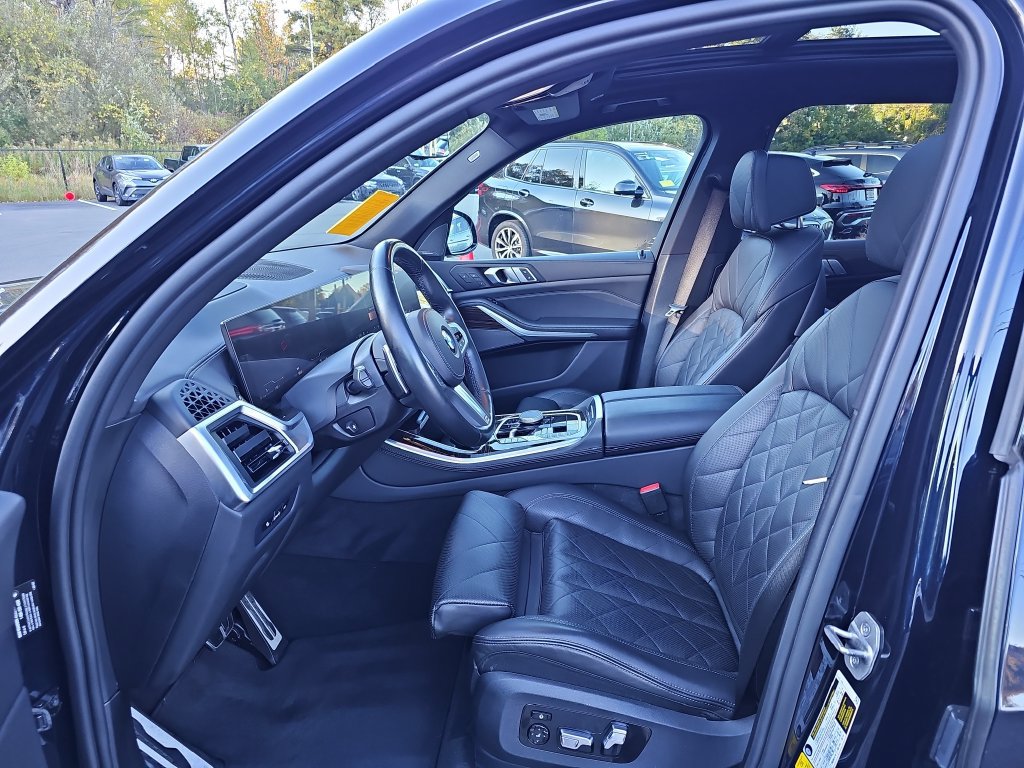 Used 2024 BMW X5 xDrive40i w/ M Sport Package AWD/4WD image 10