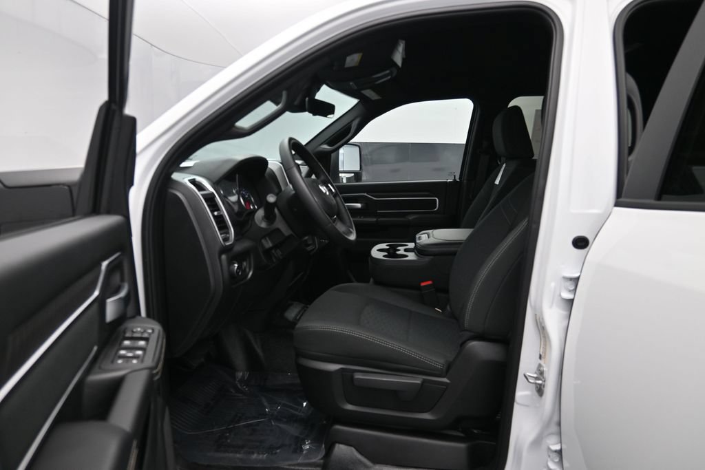 New 2026 RAM 3500 Big Horn AWD/4WD image 13