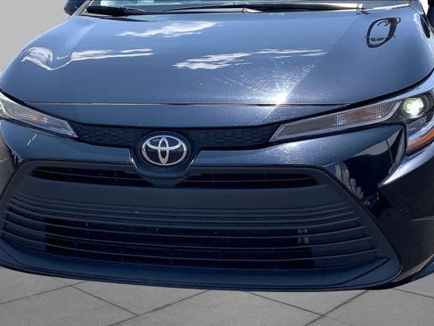 Used 2025 Toyota Corolla LE FWD image 30