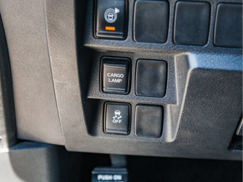 Used 2022 Nissan Frontier S w/ Technology Package RWD image 11