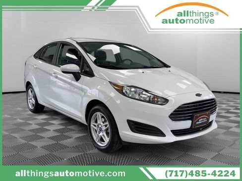 Used 2019 Ford Fiesta SE image 1