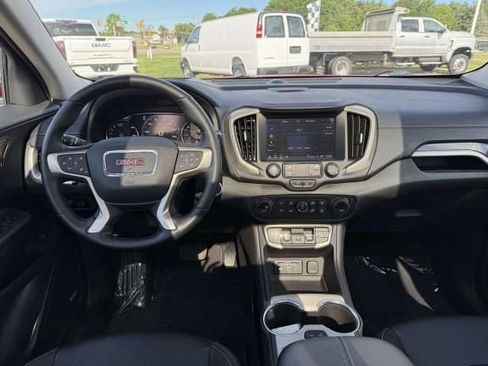 Used 2024 GMC Terrain Denali w/ Denali Premium Package AWD/4WD image 17
