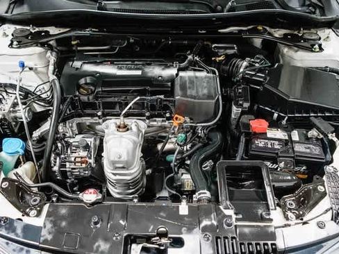 Used 2016 Honda Accord Sport image 26