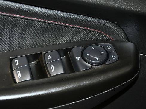 Used 2021 Chevrolet TrailBlazer RS w/ Sun and Liftgate Package image 34