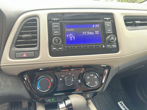 Used 2019 Honda HR-V LX image 29
