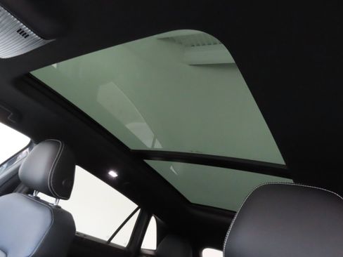 New 2026 Volkswagen Atlas Cross Sport SE image 21