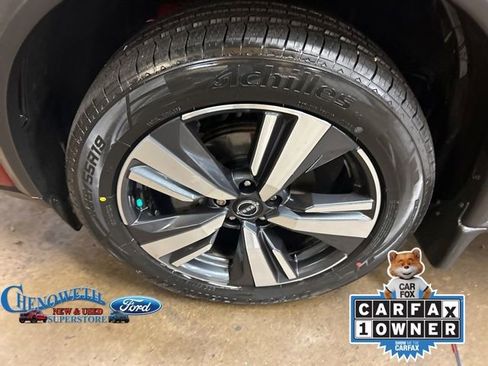 Used 2022 Nissan Rogue SL w/ SL Premium Package image 9