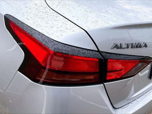 Used 2024 Nissan Altima 2.5 SV image 31