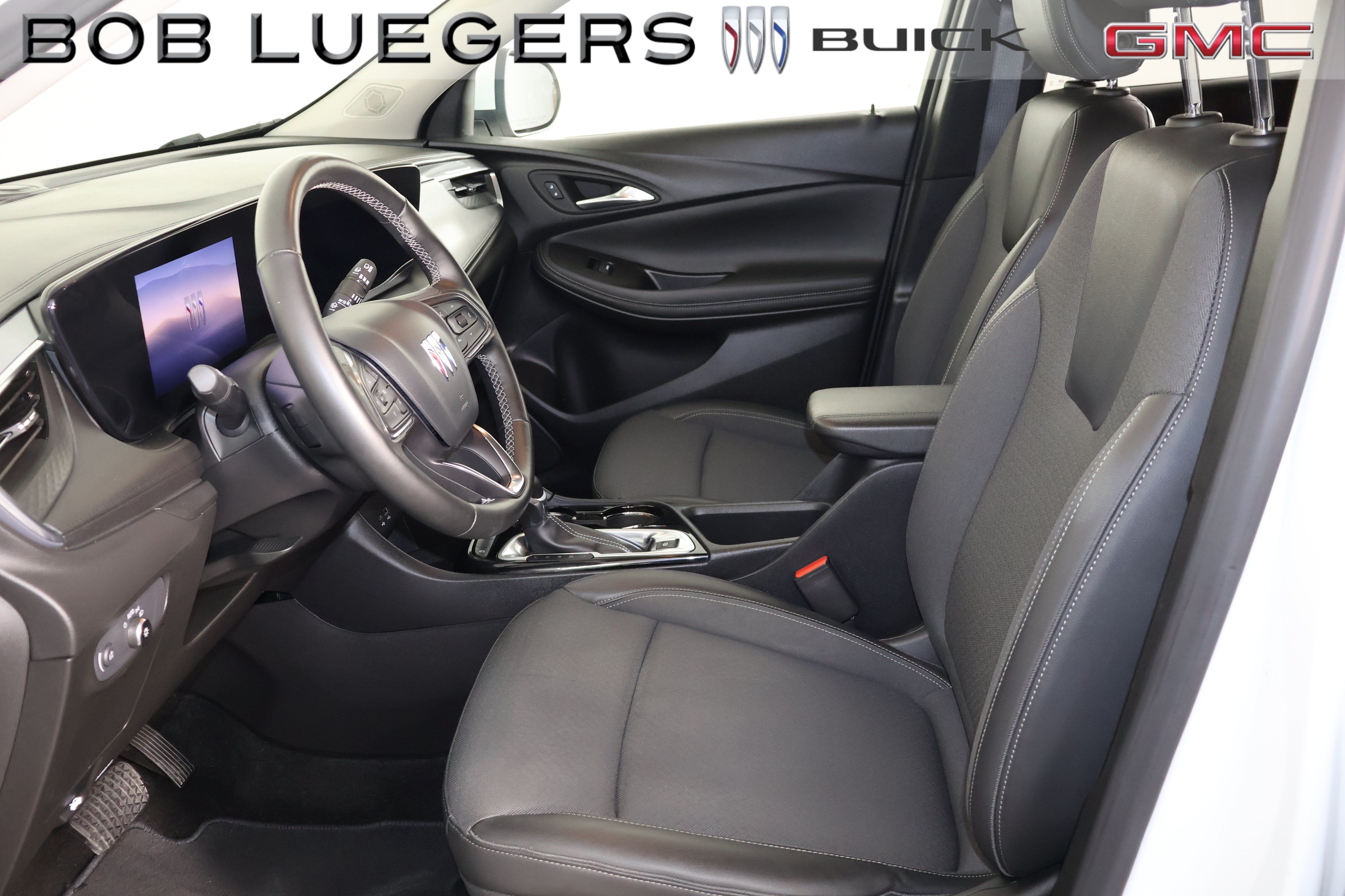 Certified 2024 Buick Encore GX Preferred w/ Comfort Package FWD image 8