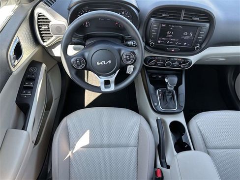 Certified 2022 Kia Soul LX image 23