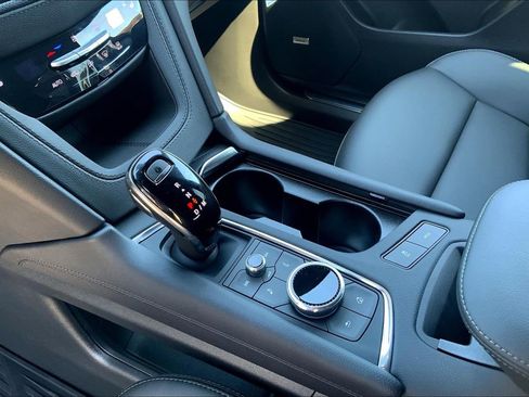 New 2025 Cadillac XT5 Luxury image 10