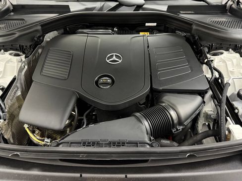 Used 2025 Mercedes-Benz GLC 350e 4MATIC image 42