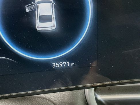Used 2025 Hyundai Elantra Limited FWD image 19