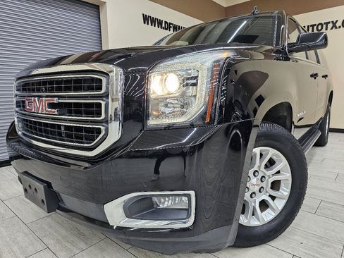 Used 2018 GMC Yukon XL SLT AWD/4WD image 1