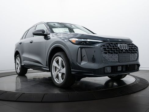 New 2025 Audi Q5 Premium Plus image 1