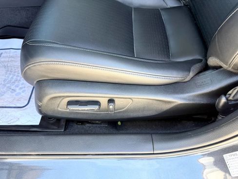 Used 2024 Honda Civic EX-L image 11