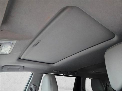 Used 2016 Toyota Highlander XLE FWD image 14
